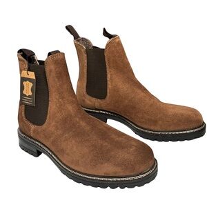 NWT Crevo Douro Suede Chelsea Boots